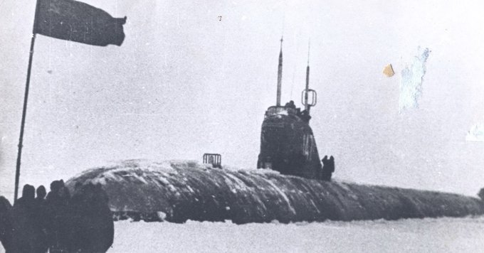 29 сентября 1963 атомная подводная лодка К-181 Северного флота всплыла на Северном полюсе. 