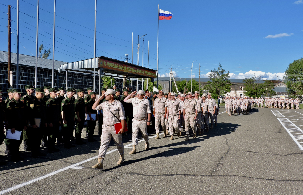 На военной базе ЮВО в Армении прошли мероприятия по чествованию военнослужащих, увольняемых в запас