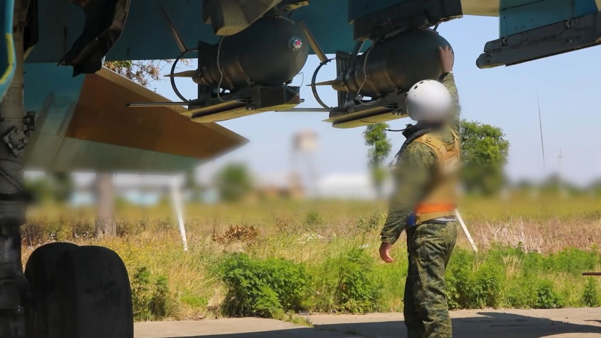 Экипаж истребителя-бомбардировщика Су-34 нанес удар по пункту управления БПЛА ВСУ в зоне ответственности Южной группировки войск