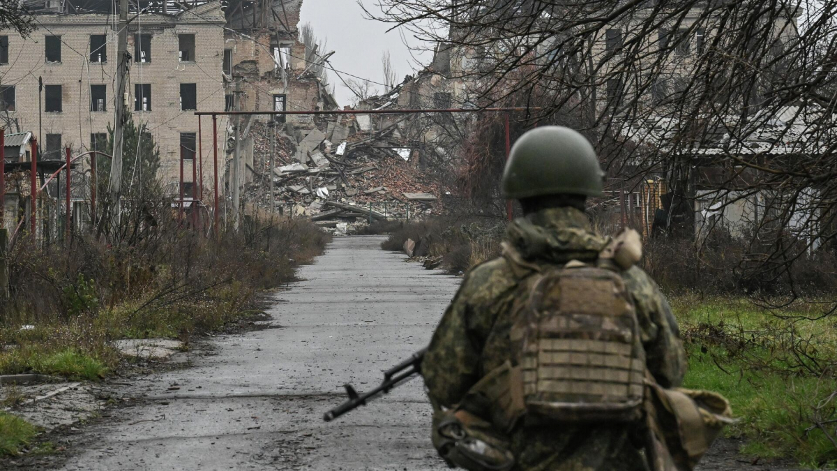 Беженец из Красноармейска: украинские военные ставили артиллерию прямо во дворах жилых домов
