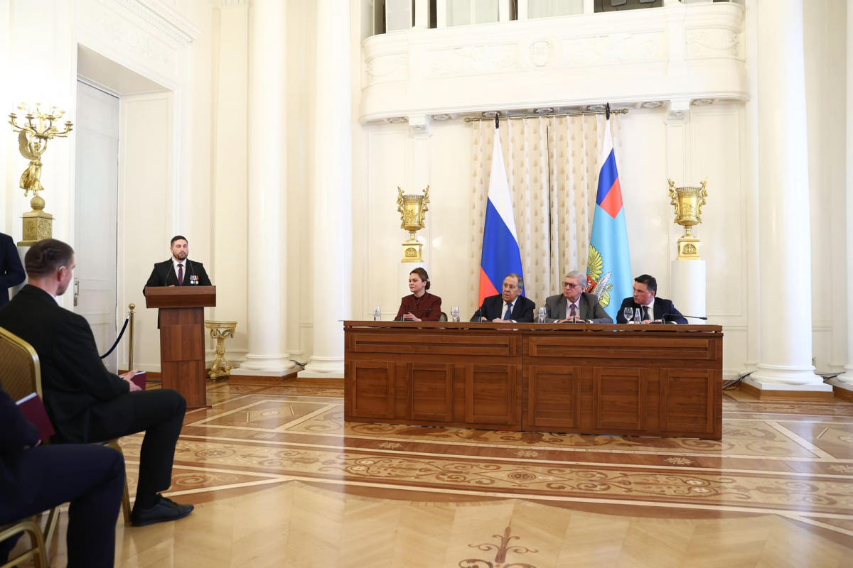 Ветеранам СВО – участникам программы переподготовки МГИМО – вручили дипломы