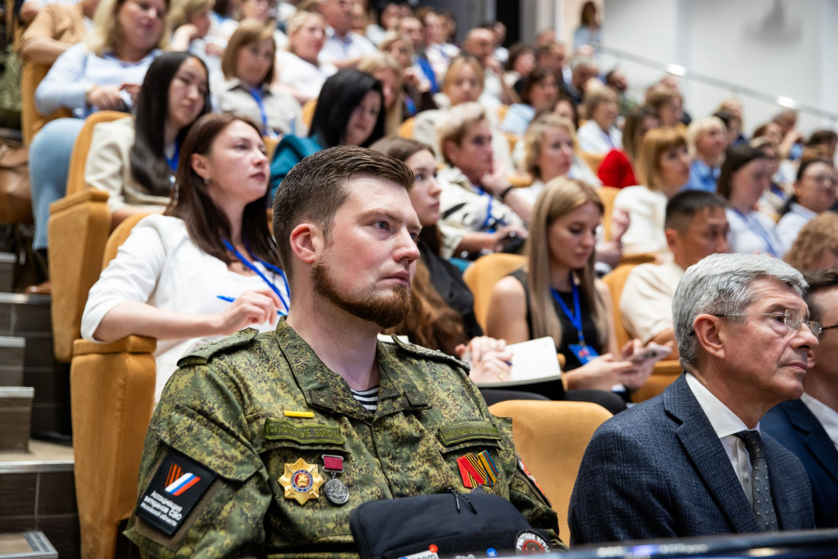 В реабилитационном центре им А.И. Мещерякова обсудили совершенствование системы социального сопровождения ветеранов СВО и их семей